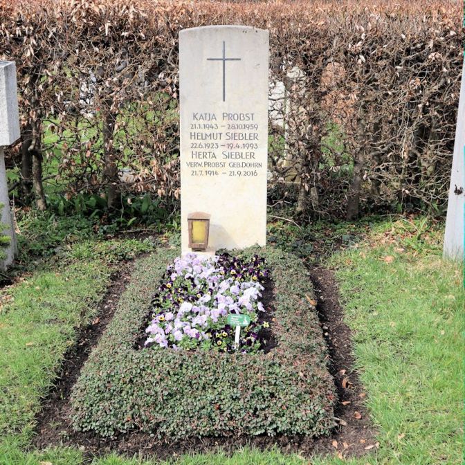 Katja Probst et al grave